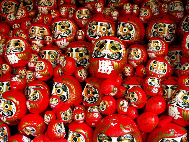 Bup be Daruma noi tieng Nhat Ban dang so the nao?