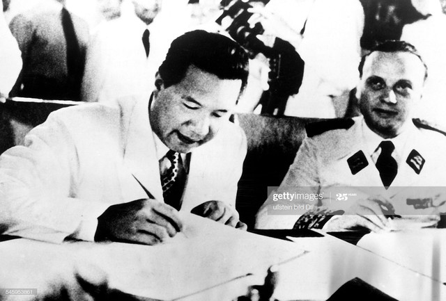 Anh ly thu ve vua Bao Dai qua ong kinh phong vien quoc te-Hinh-6