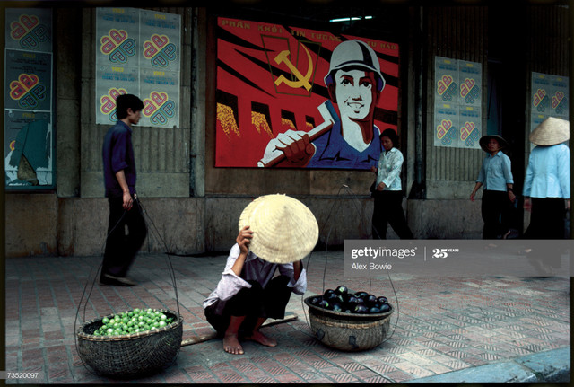 Ha Noi, Sai Gon thoi bao cap duoi tay may cua nhiep anh gia ngoai-Hinh-5