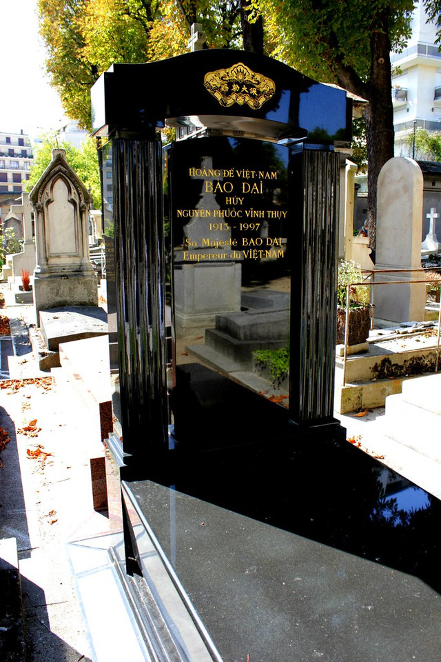 Cận cảnh nơi an nghỉ của cựu hoàng Bảo Đại ở thủ đô Pháp - Hình 7 Can canh noi an nghi cua cuu hoang Bao Dai o thu do Phap-Hinh-7