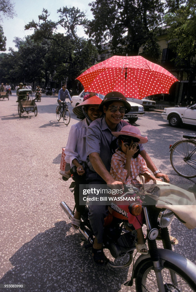 Cuộc sống nhộn nhịp của người dân Hà Nội năm 1989 - Hình 3 Cuoc song nhon nhip cua nguoi dan Ha Noi nam 1989-Hinh-3