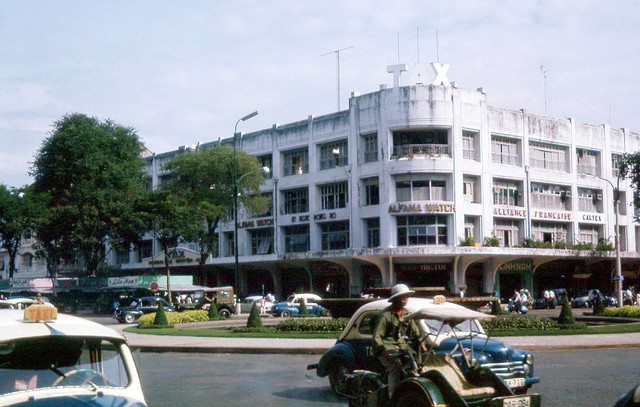 Cuộc sống nhộn nhịp ở Sài Gòn năm 1964 qua loạt ảnh hiếm Cuoc song nhon nhip o Sai Gon nam 1964 qua loat anh hiem