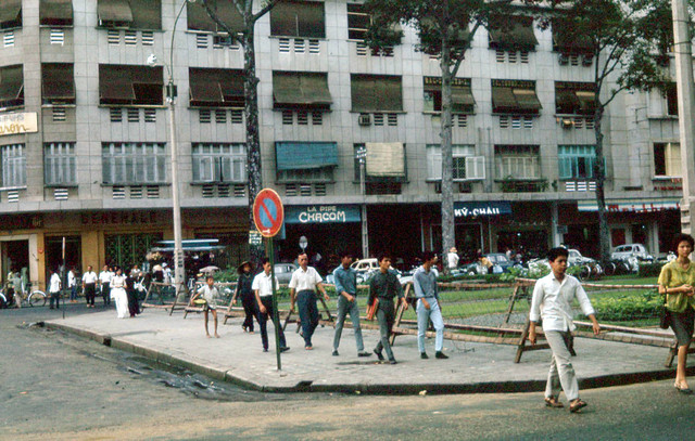 Cuộc sống nhộn nhịp ở Sài Gòn năm 1964 qua loạt ảnh hiếm - Hình 8 Cuoc song nhon nhip o Sai Gon nam 1964 qua loat anh hiem-Hinh-8
