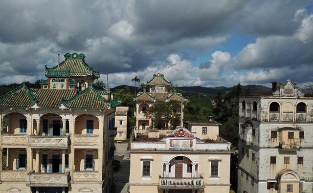 Khám phá ngôi làng cổ có kiến trúc tráng lệ nhất Trung Quốc - Hình 2 Kham pha ngoi lang co co kien truc trang le nhat Trung Quoc-Hinh-2