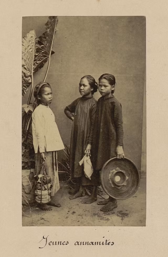 Loat anh dac sac ve tre em Viet Nam cuoi the ky 19-Hinh-12