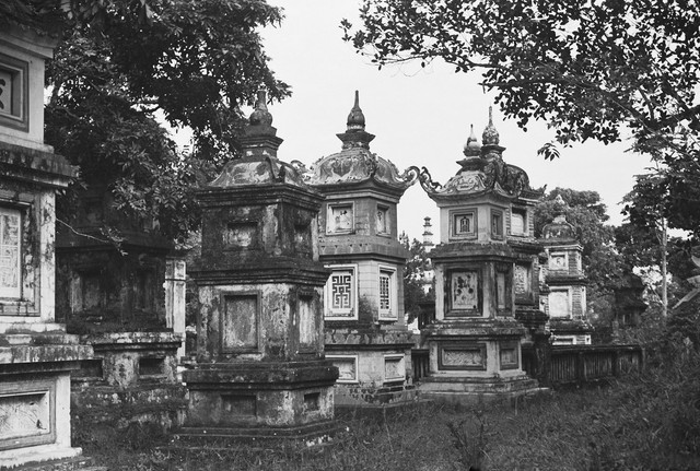 Loạt ảnh quý về chùa Liên Phái ở Hà Nội năm 1952 - Hình 8 Loat anh quy ve chua Lien Phai o Ha Noi nam 1952-Hinh-8