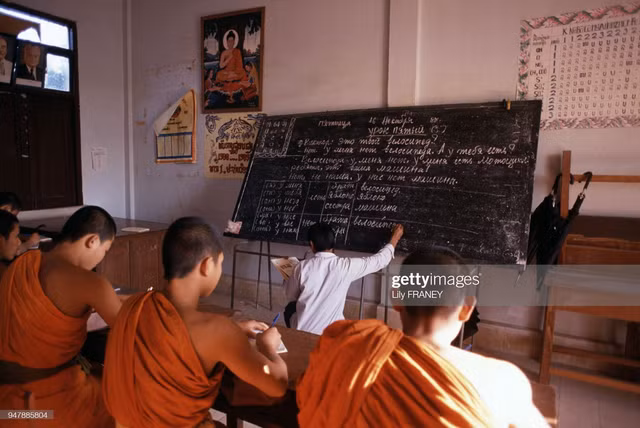 Loat anh sinh dong ve cuoc song o Lao nam 1988-Hinh-7