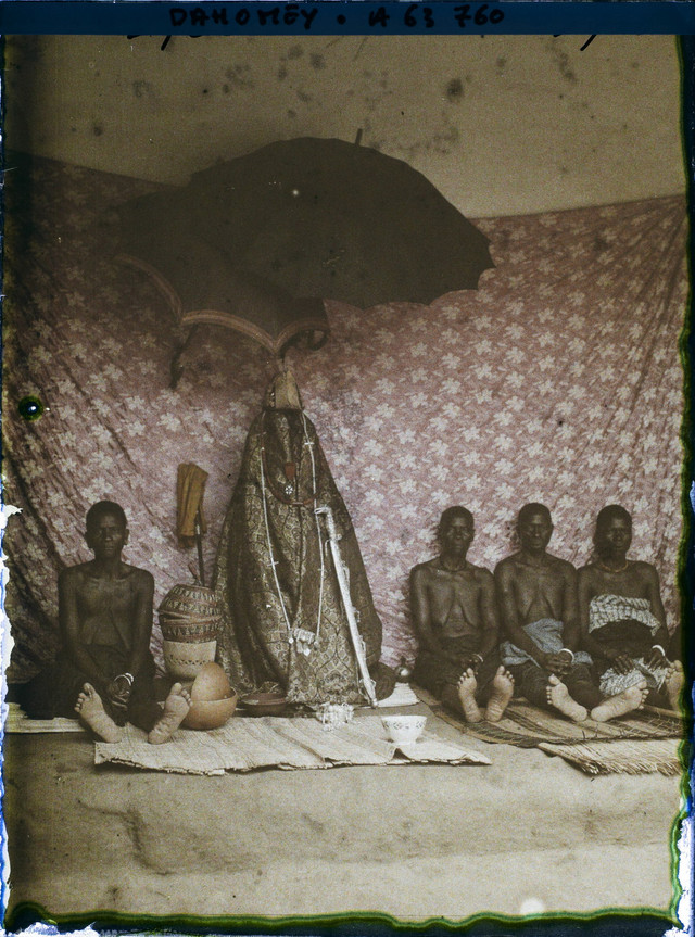 Ảnh màu cực hiếm về vùng đất Dahomey huyền thoại năm 1930 (2) - Hình 12 Anh mau cuc hiem ve vung dat Dahomey huyen thoai nam 1930 (2)-Hinh-12