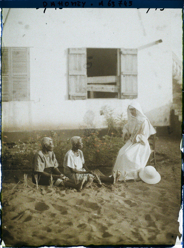 Ảnh màu cực hiếm về vùng đất Dahomey huyền thoại năm 1930 (2) Anh mau cuc hiem ve vung dat Dahomey huyen thoai nam 1930 (2)