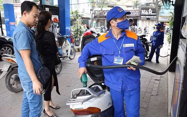 Gia xang dau tang giam the nao trong suot ca nam 2018