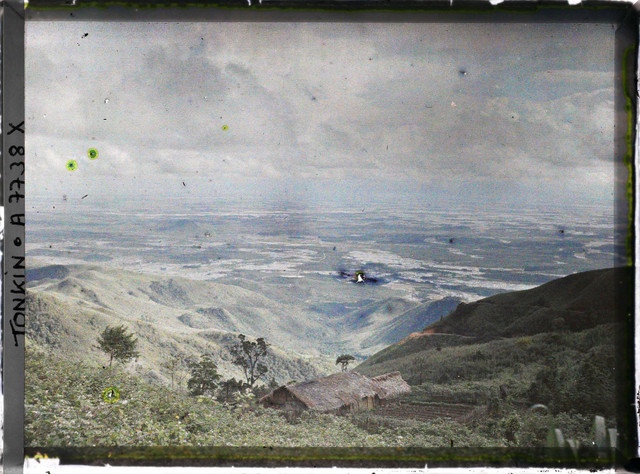 Thị trấn Tam Đảo hơn 100 năm trước qua bộ ảnh màu quý hiếm - Hình 10 Thi tran Tam Dao hon 100 nam truoc qua bo anh mau quy hiem-Hinh-10