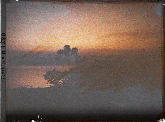 Ngây ngất cảnh hoàng hôn rực rỡ ở hồ Tây hơn một thế kỷ trước - Hình 4 Ngay ngat canh hoang hon ruc ro o ho Tay hon mot the ky truoc-Hinh-4