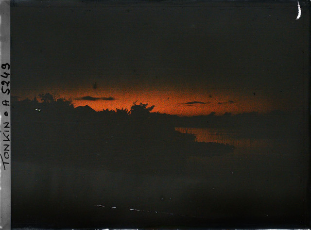 Ngây ngất cảnh hoàng hôn rực rỡ ở hồ Tây hơn một thế kỷ trước - Hình 9 Ngay ngat canh hoang hon ruc ro o ho Tay hon mot the ky truoc-Hinh-9