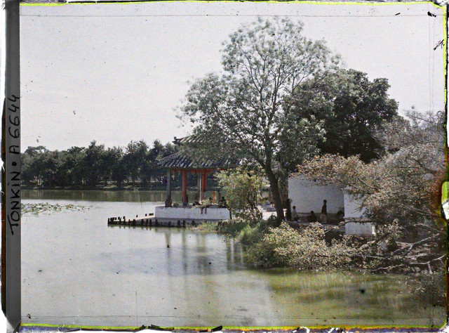 Hồ Hoàn Kiếm - đền Ngọc Sơn trông khác lạ trong ảnh màu 1915 Ho Hoan Kiem - den Ngoc Son trong khac la trong anh mau 1915