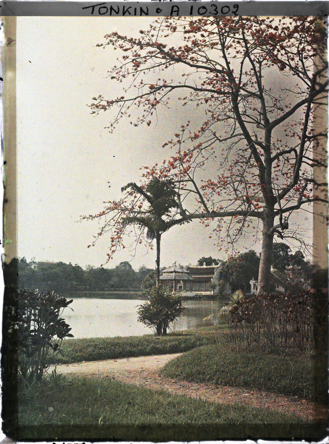 Hồ Hoàn Kiếm - đền Ngọc Sơn trông khác lạ trong ảnh màu 1915 - Hình 9 Ho Hoan Kiem - den Ngoc Son trong khac la trong anh mau 1915-Hinh-9