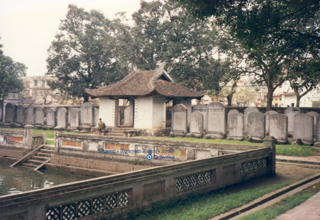 Nét mộc mạc về Hồ Gươm và Văn Miếu - Quốc Tử Giám năm 1991 - Hình 10 Net moc mac ve Ho Guom va Van Mieu - Quoc Tu Giam nam 1991-Hinh-10