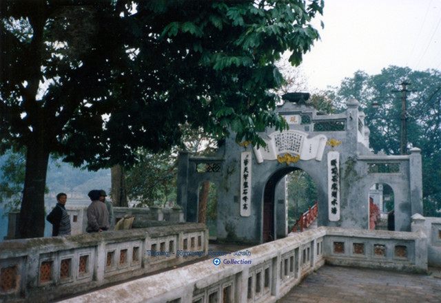 Nét mộc mạc về Hồ Gươm và Văn Miếu - Quốc Tử Giám năm 1991 - Hình 5 Net moc mac ve Ho Guom va Van Mieu - Quoc Tu Giam nam 1991-Hinh-5