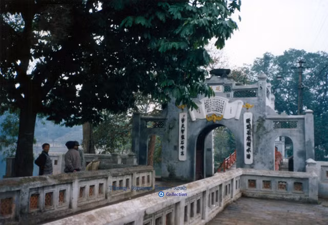 Net moc mac ve Ho Guom va Van Mieu - Quoc Tu Giam nam 1991-Hinh-5