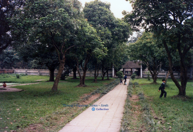 Nét mộc mạc về Hồ Gươm và Văn Miếu - Quốc Tử Giám năm 1991 - Hình 8 Net moc mac ve Ho Guom va Van Mieu - Quoc Tu Giam nam 1991-Hinh-8