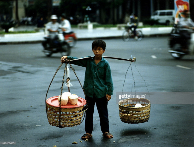 Loạt ảnh xuất sắc đặc tả 3 miền Việt Nam năm 1995 - Hình 7 Loat anh xuat sac dac ta 3 mien Viet Nam nam 1995-Hinh-7