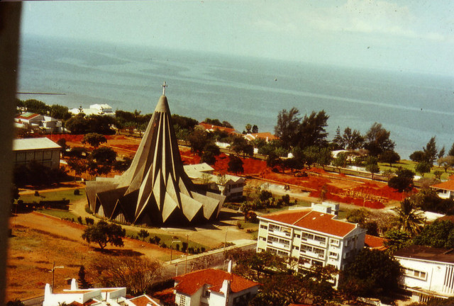 Mozambique năm 1979-1982 qua loạt ảnh sống động - Hình 4 Mozambique nam 1979-1982 qua loat anh song dong-Hinh-4