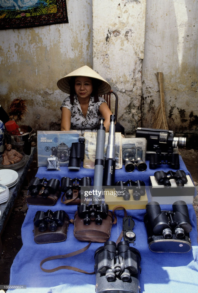 Nhin lai nhung thu bay ban tren via he TP HCM nam 1983-Hinh-6