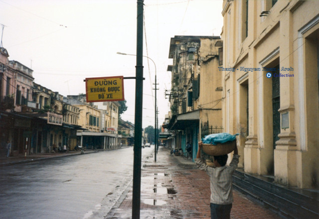 Loạt ảnh quý về thủ đô Hà Nội năm 1991 - Hình 8 Loat anh quy ve thu do Ha Noi nam 1991-Hinh-8