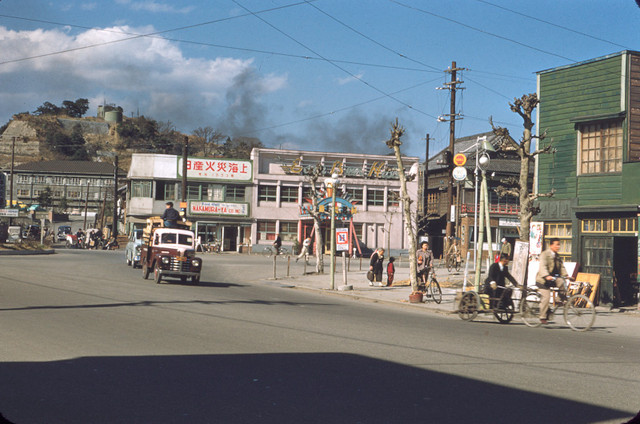 Khám phá đất nước Nhật Bản năm 1954 đầy màu sắc - Hình 9 Kham pha dat nuoc Nhat Ban nam 1954 day mau sac-Hinh-9