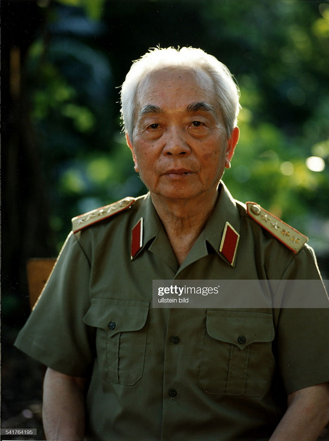 Hành trình xuyên Việt năm 1995 qua loạt ảnh đẹp mỹ mãn - Hình 6 Hanh trinh xuyen Viet nam 1995 qua loat anh dep my man-Hinh-6