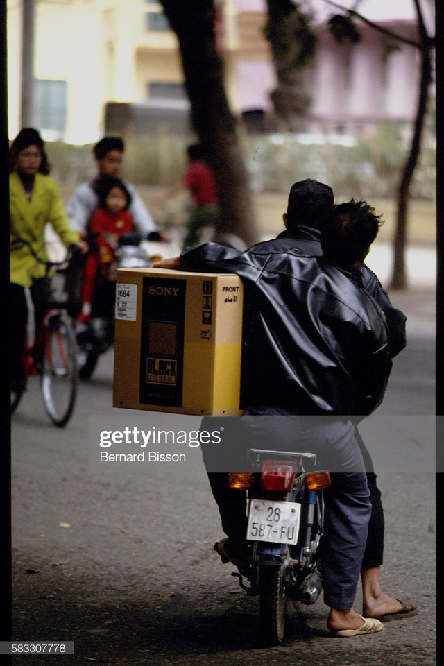 Hà Nội năm 1993 nhộn nhịp với loạt ảnh quý - Hình 13 Ha Noi nam 1993 nhon nhip voi loat anh quy-Hinh-13