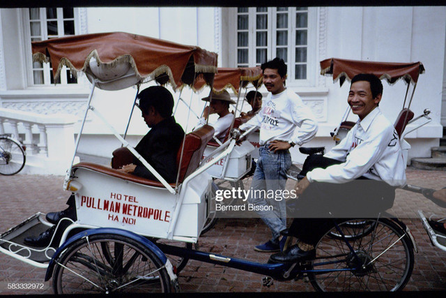 Hà Nội năm 1993 nhộn nhịp với loạt ảnh quý - Hình 8 Ha Noi nam 1993 nhon nhip voi loat anh quy-Hinh-8