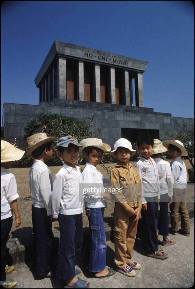 Những hình ảnh không quên về Hà Nội thời bao cấp - Hình 2 Nhung hinh anh khong quen ve Ha Noi thoi bao cap-Hinh-2