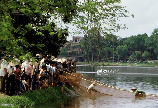 Những hình ảnh không quên về Hà Nội thời bao cấp - Hình 8 Nhung hinh anh khong quen ve Ha Noi thoi bao cap-Hinh-8