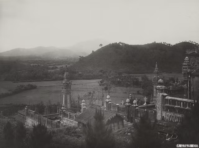 Anh hiem ve cong truong xay dung lang Khai Dinh-Hinh-5