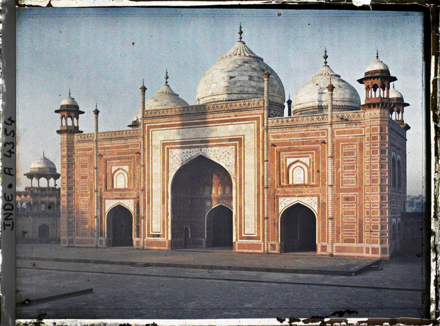 Bất ngờ ảnh màu lăng mộ hoành tráng nhất Ấn Độ năm 1913 - Hình 9 Bat ngo anh mau lang mo hoanh trang nhat An Do nam 1913-Hinh-9