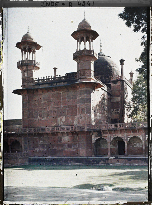 Bất ngờ ảnh màu lăng mộ hoành tráng nhất Ấn Độ năm 1913 - Hình 14 Bat ngo anh mau lang mo hoanh trang nhat An Do nam 1913-Hinh-14