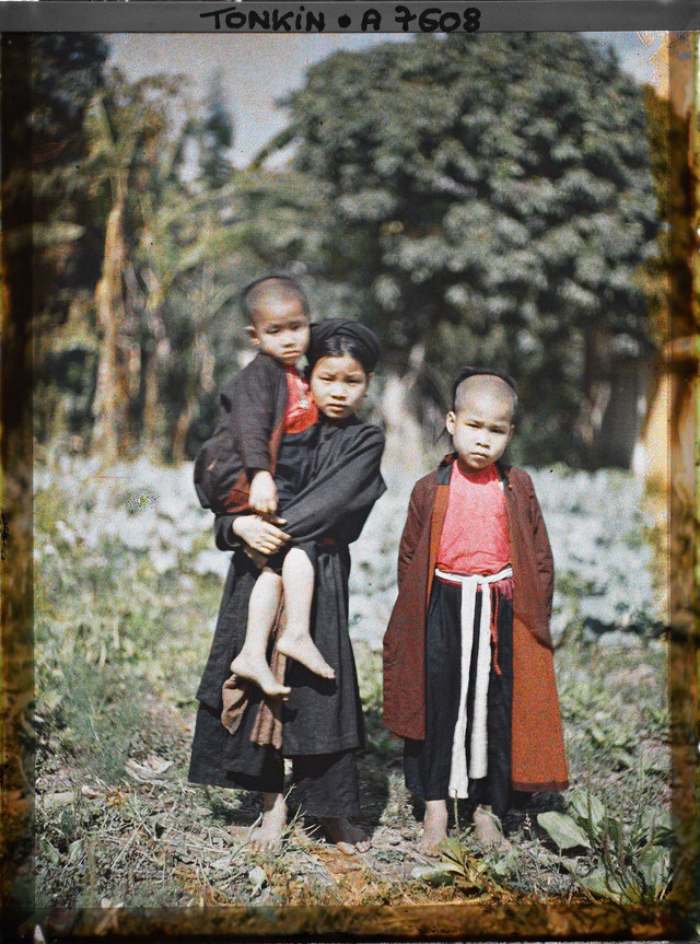 Ảnh màu hiếm có của người dân Hà Nội năm 1916 - Hình 12 Anh mau hiem co cua nguoi dan Ha Noi nam 1916-Hinh-12