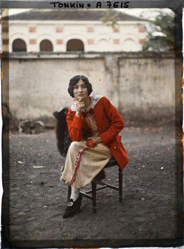 Ảnh màu hiếm có của người dân Hà Nội năm 1916 - Hình 8 Anh mau hiem co cua nguoi dan Ha Noi nam 1916-Hinh-8