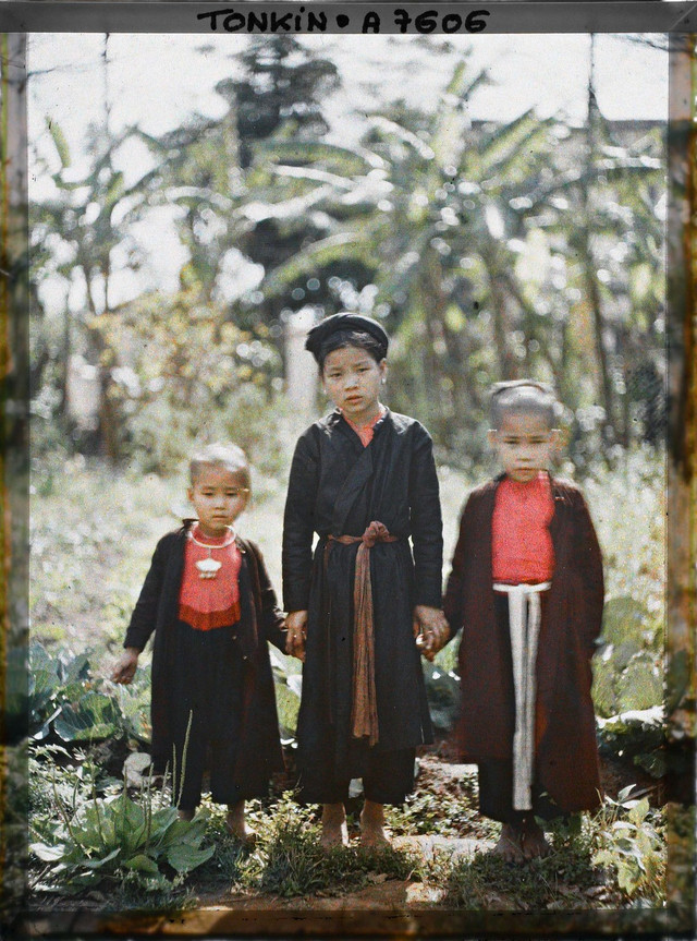 Ảnh màu hiếm có của người dân Hà Nội năm 1916 - Hình 10 Anh mau hiem co cua nguoi dan Ha Noi nam 1916-Hinh-10