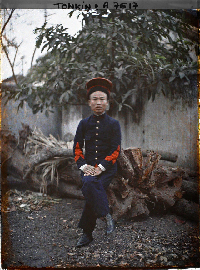 Ảnh màu hiếm có của người dân Hà Nội năm 1916 - Hình 5 Anh mau hiem co cua nguoi dan Ha Noi nam 1916-Hinh-5