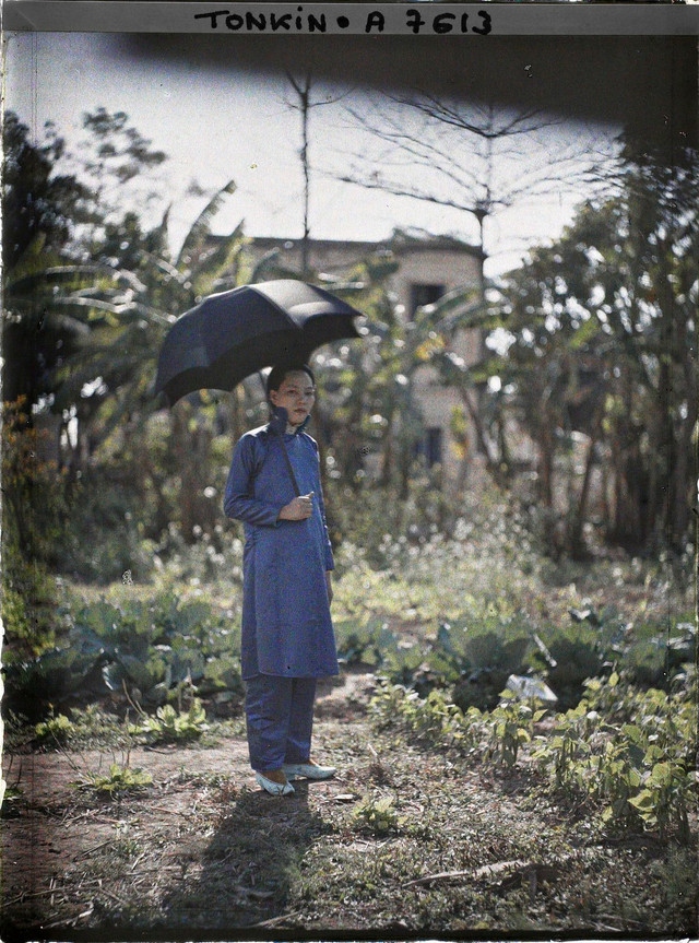 Ảnh màu hiếm có của người dân Hà Nội năm 1916 - Hình 7 Anh mau hiem co cua nguoi dan Ha Noi nam 1916-Hinh-7