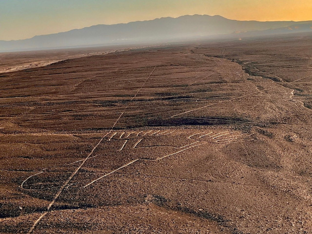 Nhà khoa học giải thích gì về hình vẽ khổng lồ ở cao nguyên Nazca? - Hình 3 Nha khoa hoc giai thich gi ve hinh ve khong lo o cao nguyen Nazca?-Hinh-3