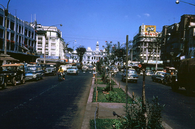 Loạt ảnh sống động về giao thông Sài Gòn năm 1971 - Hình 5 Loat anh song dong ve giao thong Sai Gon nam 1971-Hinh-5