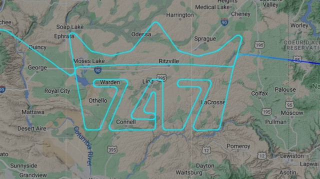 Phi công 'vẽ' những hình ảnh đặc biệt trên bầu trời - Hình 3 Phi cong 've' nhung hinh anh dac biet tren bau troi-Hinh-3