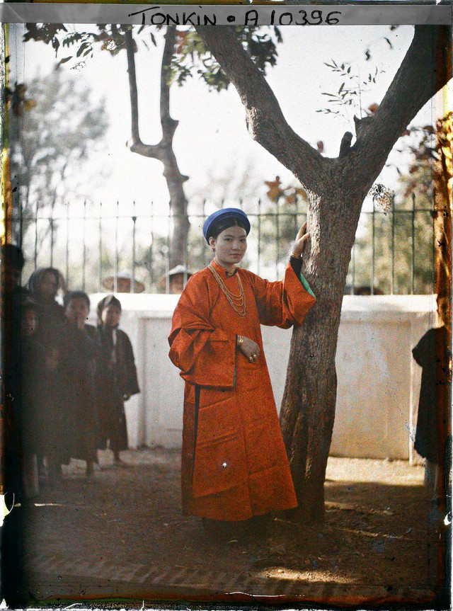 Loạt ảnh chân dung lý thú của người Việt những năm 1914-1918 - Hình 11 Loat anh chan dung ly thu cua nguoi Viet nhung nam 1914-1918-Hinh-11