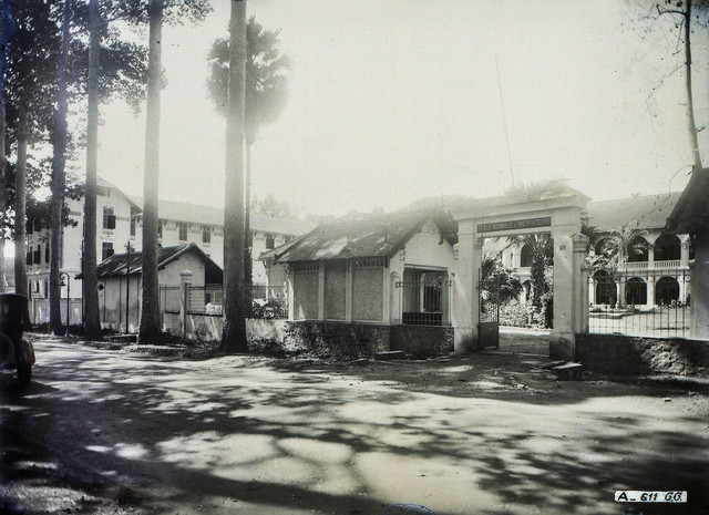 Ngam ngoi truong lau doi nhat Sai Gon - Su pham Thuc hanh qua loat anh hiem-Hinh-2