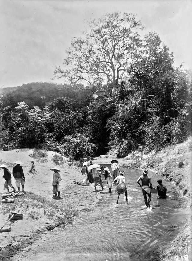 Hành trình xuyên Quốc lộ 1 năm 1898 qua loạt ảnh hiếm - Hình 9 Hanh trinh xuyen Quoc lo 1 nam 1898 qua loat anh hiem-Hinh-9