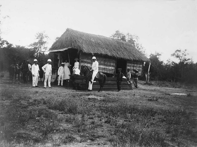 Hành trình xuyên Quốc lộ 1 năm 1898 qua loạt ảnh hiếm - Hình 2 Hanh trinh xuyen Quoc lo 1 nam 1898 qua loat anh hiem-Hinh-2