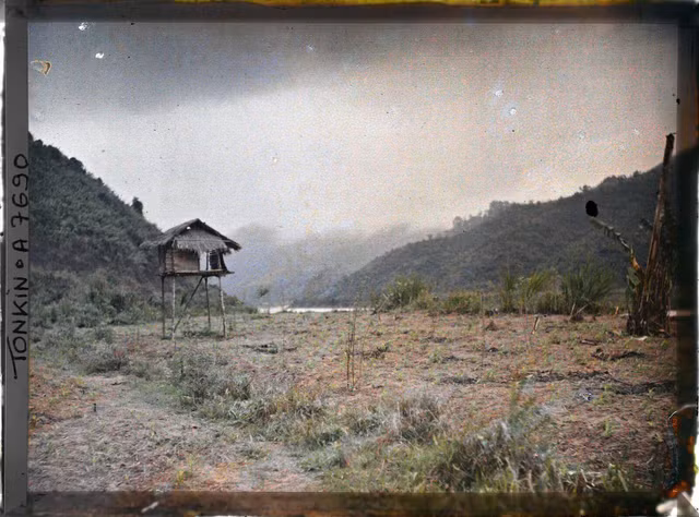 Nhung tam hinh 'doc' ve ghenh da khong lo tren song Da nam 1916-Hinh-17