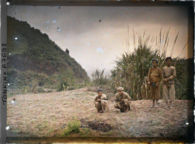 Những tấm hình 'độc' về ghềnh đá khổng lồ trên sông Đà năm 1916 - Hình 18 Nhung tam hinh 'doc' ve ghenh da khong lo tren song Da nam 1916-Hinh-18